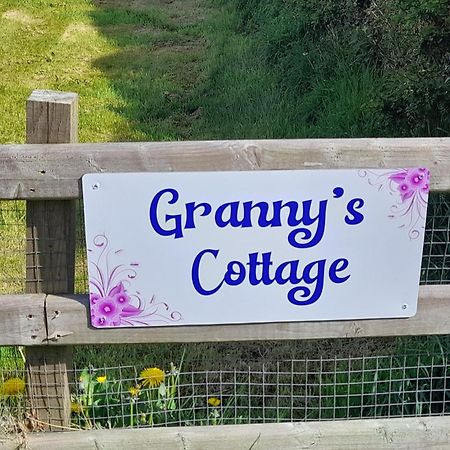 Granny'S Cottage, A Lovely Lakeside Cottage Donegal Town Eksteriør billede